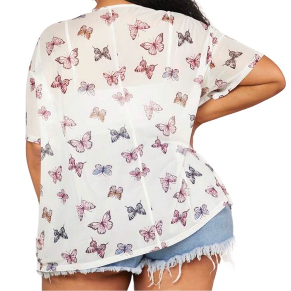🌻
 PLUS Butterfly Top 🦋 - Picture 2 of 3